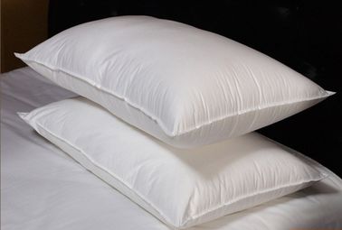 El algodón aflautado cosido doble abajo empluma el parte movible de la almohada con la pluma blanca del ganso