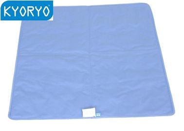 Doble el cojín de cama helado modificado para requisitos particulares acodado del gel de la tela de malla con la capa a prueba de agua de EVA dentro