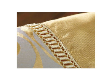 El lecho del mismo tamaño de oro fija el lecho con 2 fundas de almohada, 1 cubierta de Tencel del edredón