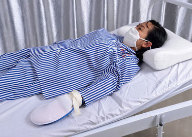 Mitón médico de la mano paciente de alto riesgo de la atención sanitaria con la correa de la restricción